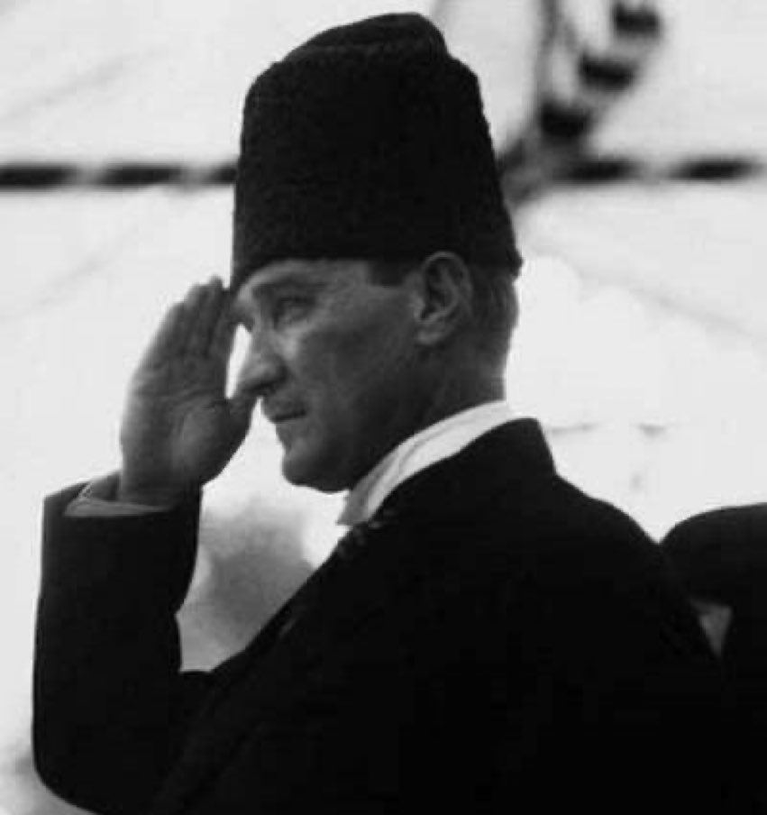 atatürkf3.jpg